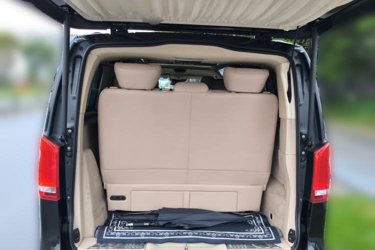 Used Mercedes-Benz V-Class 2020 V 260 Avantgarde Edition Trunk