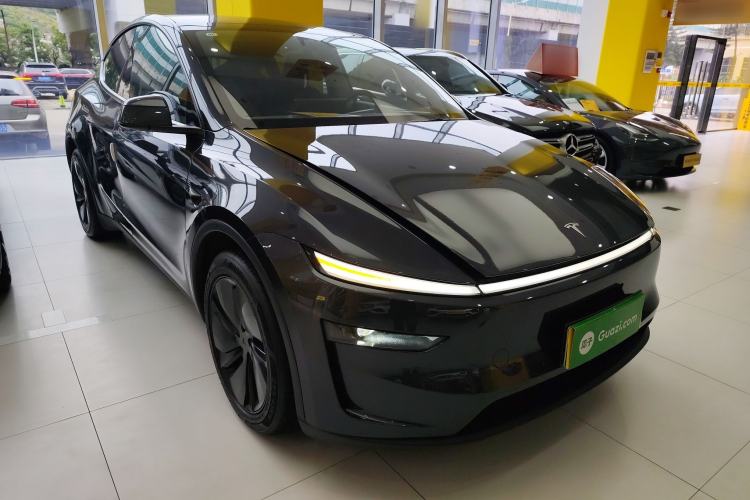 Used Tesla Model Y 2025 Long-Range All-Wheel-Drive Version
