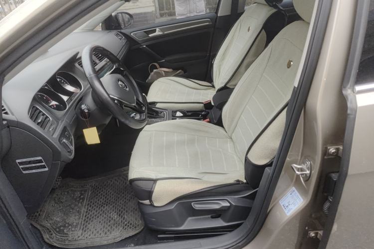 Used Volkswagen Golf 2016 230TSI Automatic Comfort Version
