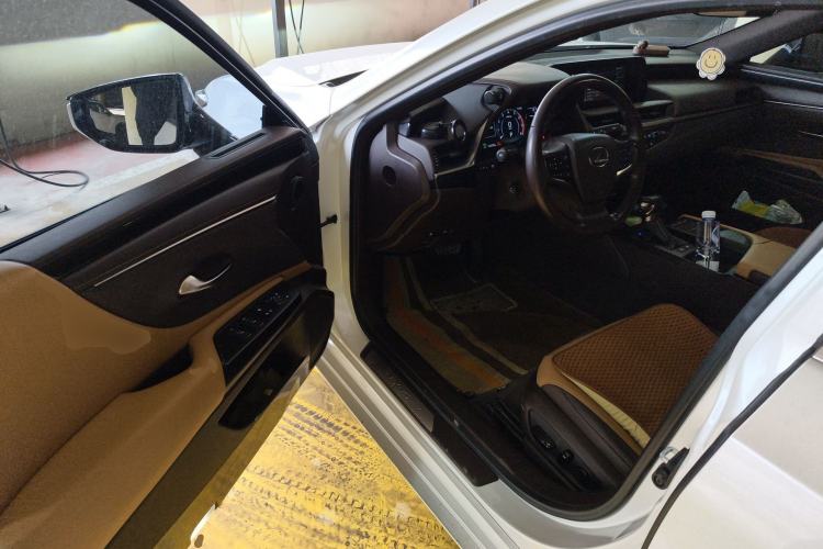 Used Lexus ES 2021 300h Excellence Edition