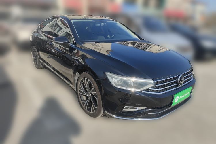 Used Volkswagen Magotan 2020 330TSI DSG Luxury Edition Front Right 45 Deg