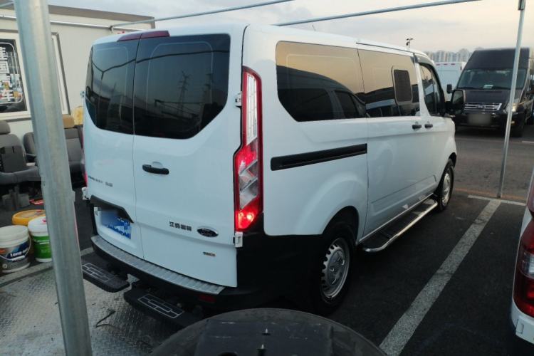 Used Ford Transit 2017 2.0T Diesel Multi-Purpose Commercial Vehicle Short Wheelbase Low Roof China V Standard