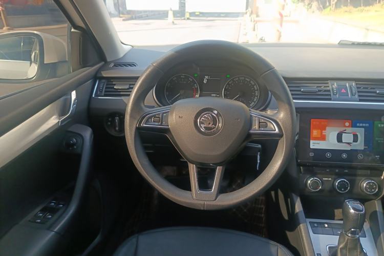 Used Skoda Octavia 2019 1.5L Automatic SmartDrive Comfort Edition China V Standard Steering Wheel