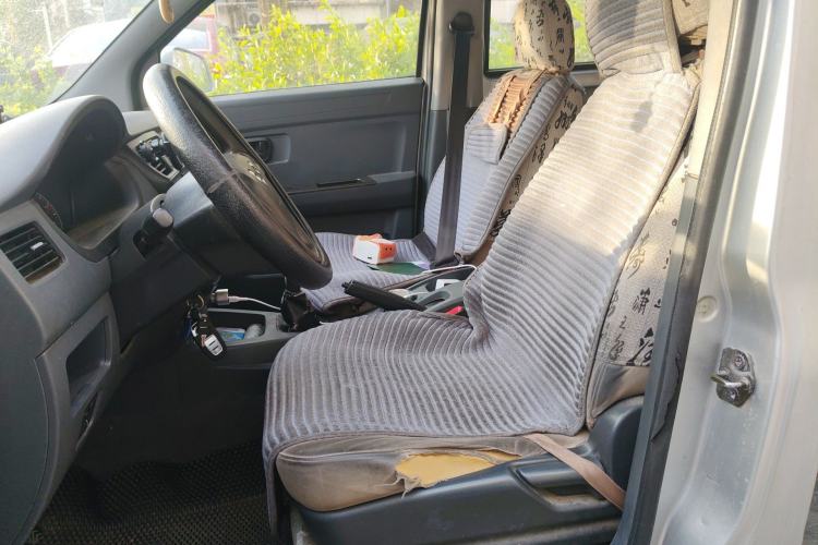 Used Wuling Rongguang V 2016 1.5L Practical Version Left Front Seat