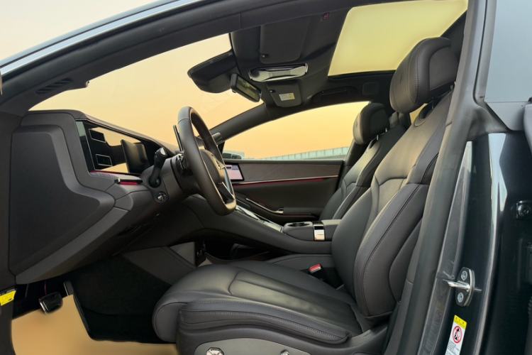 Used Denza Z9 2024 1100 km All-Wheel-Drive Ultra Version