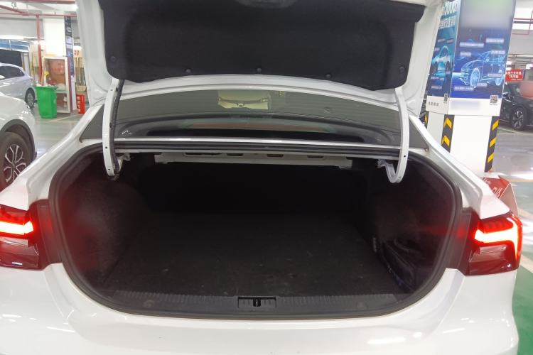 Used Roewe i6 MAX New Energy 2023 EV 420 Skyroof Special Edition Trunk