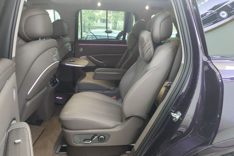 Used Hima AITO M8 2025 Model Pure Electric Max+ Six-Seat Four-Wheel-Drive Version