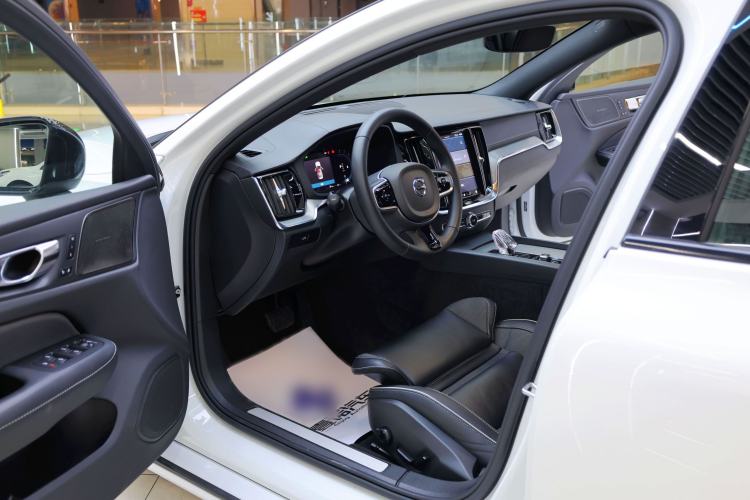 Used Volvo S60 2025 B5 Zhiya Sport Edition