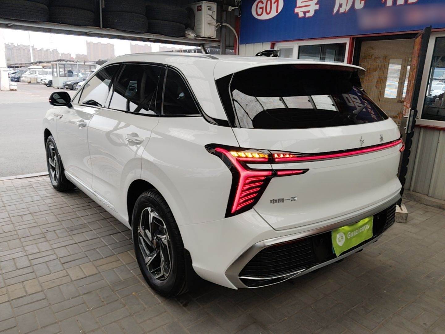 Hongqi HS3 2023 1.5T Two-Wheel Drive Shanwei Edition — снимка 4