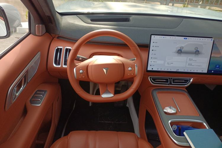 Used Deepal S09 2025 Model Four-Wheel Drive Ultra+ Customized Long-Range Version Steering Wheel