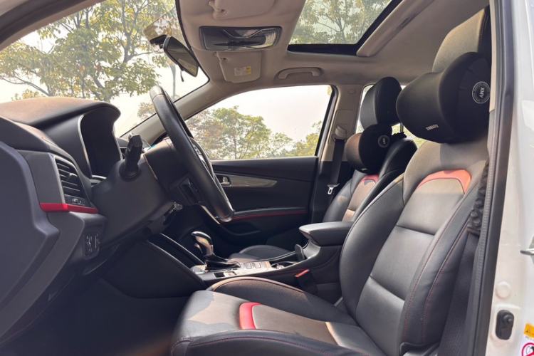 Used CHANGAN CS55 2018 1.5T Automatic Colorful Edition China V Standard Interior 2