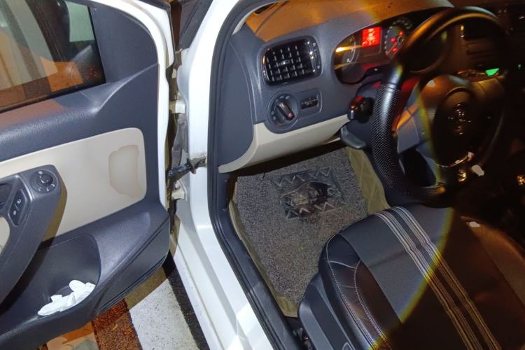 Used Volkswagen Polo 2011 1.6L Manual ZhiShang Edition
