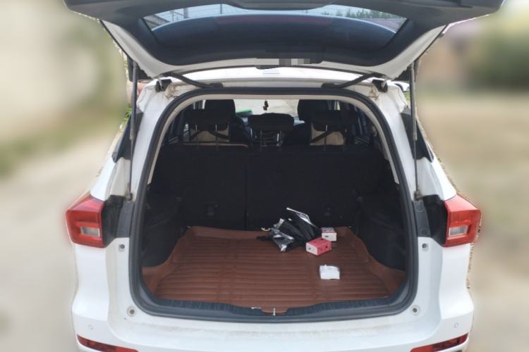 Used Haval M6 2019 1.5T Manual Two-Wheel Drive Urban Version China VI Standard Trunk