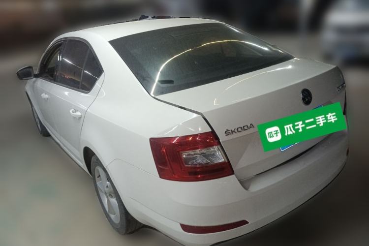 Used Skoda Octavia 2017 1.6L Manual Front-Wheel-Drive Version Rear Left 45 Deg