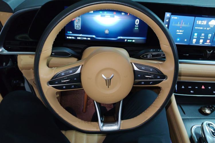 Used VOYAH Dream 2022 Low-Carbon Edition Dream+ Smart Enjoyment Package Steering Wheel