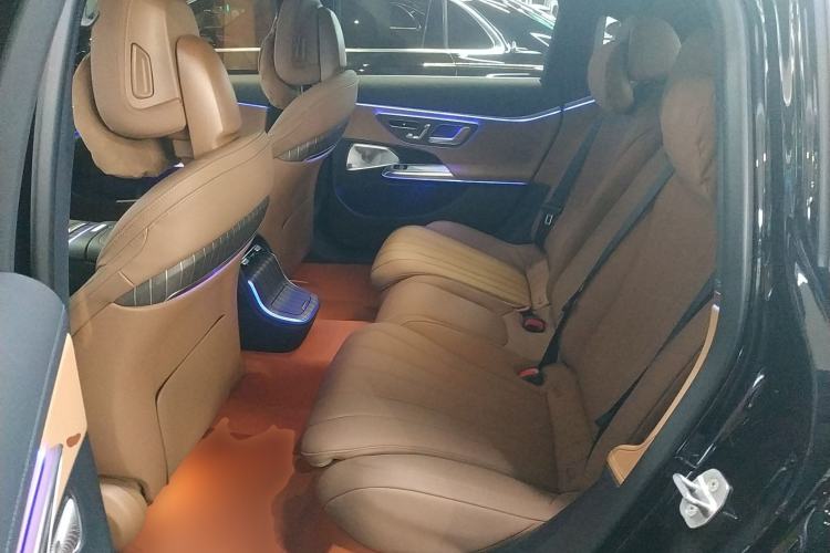 Used Mercedes-Benz E-Class 2024 E 300 L Luxury Model Left Rear Seat