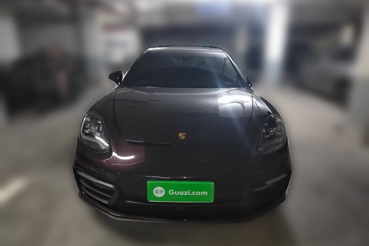 Used Porsche Panamera 2023 Restyled Panamera 4 Executive Extended Platinum Edition 2.9T
