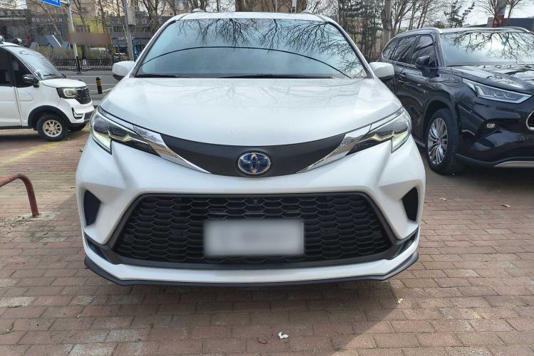 Used Toyota Granvia 2023 2.5L Hybrid Comfort Edition Exterior 1