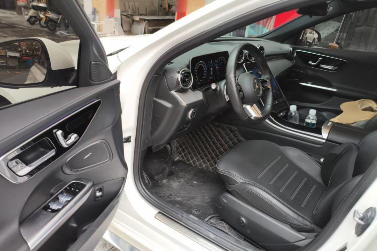 Used Mercedes-Benz C-Class 2023 Revised C 200 L Sport Edition Driver Seat