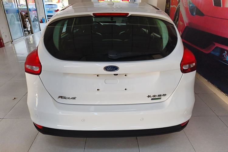 Used Ford Focus 2017 Hatchback EcoBoost 125 Automatic - Ultra-Powerful Style Edition with Smart Drive Features
