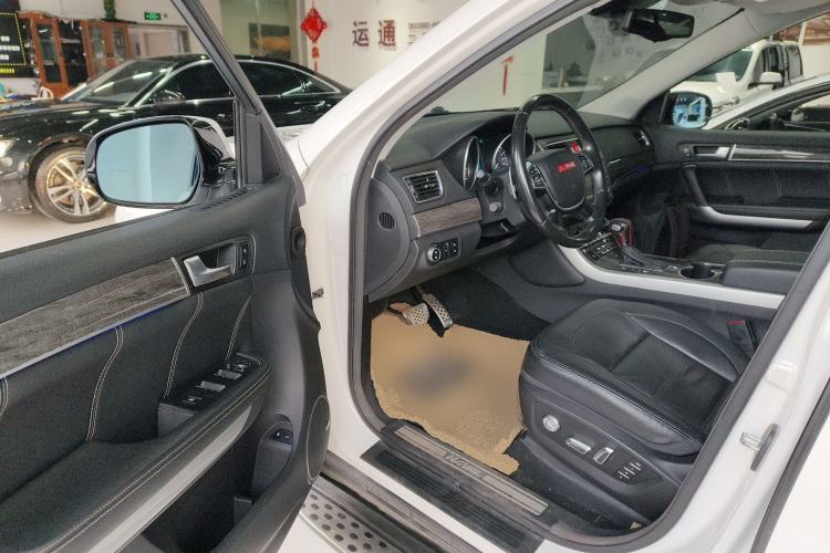 Used Haval H8 2015 2.0T Two-Wheel-Drive Luxury Version