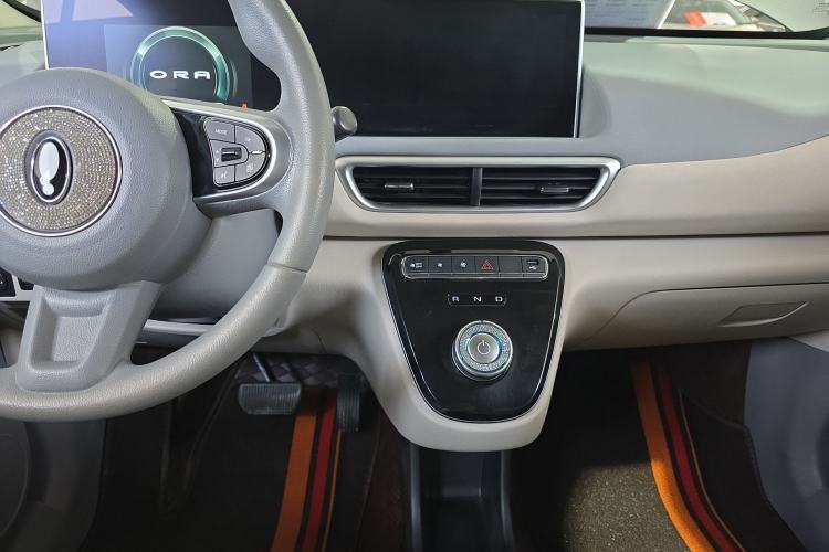 Used ORA White Cat 2022 Xiaoyue Mao Edition 360 km Luxury Model Lithium NMC