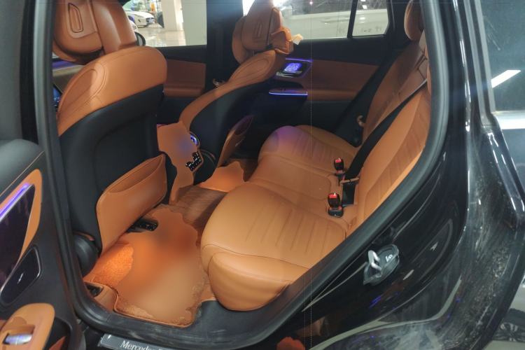 Used Mercedes-Benz GLC 2025 Refreshed GLC 300 L 4MATIC Dynamic Version 5 Seats Left Rear Seat