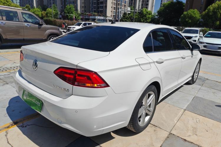 Used Volkswagen Lamando 2015 280TSI DSG Comfort Edition Rear Right 45 Deg