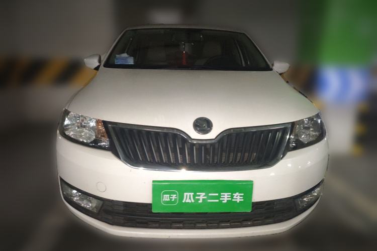 Used Skoda Rapid 2013 1.6L Automatic Smart Selection Model
