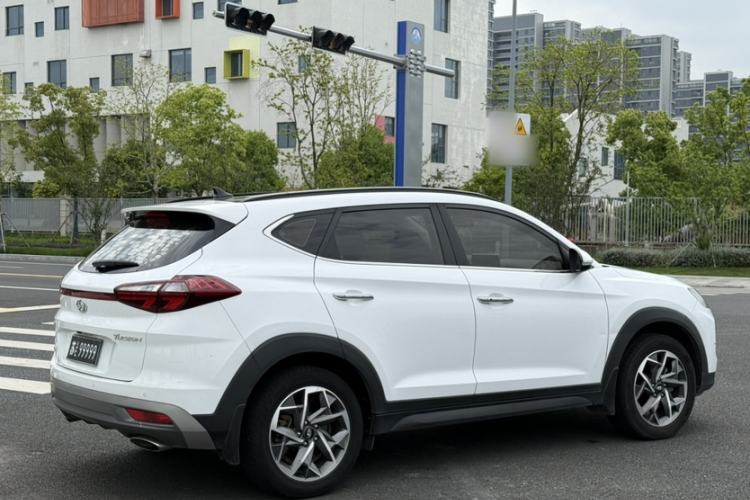 Used Hyundai Tucson 2019 280TGDi Dual-Clutch Two-Wheel Drive Fashion Edition China VI Standard
