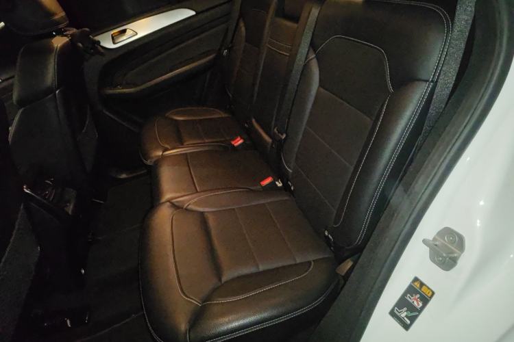 Used Mercedes-Benz M-Class 2014 ML 320 4MATIC Left Rear Seat