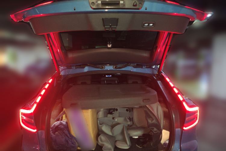 Used Volvo XC40 New Energy 2023 Long-Range Version Trunk