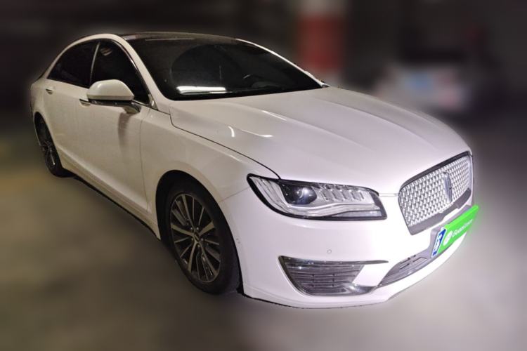 Used Lincoln MKZ 2017 2.0T Luxury Edition Front Right 45 Deg