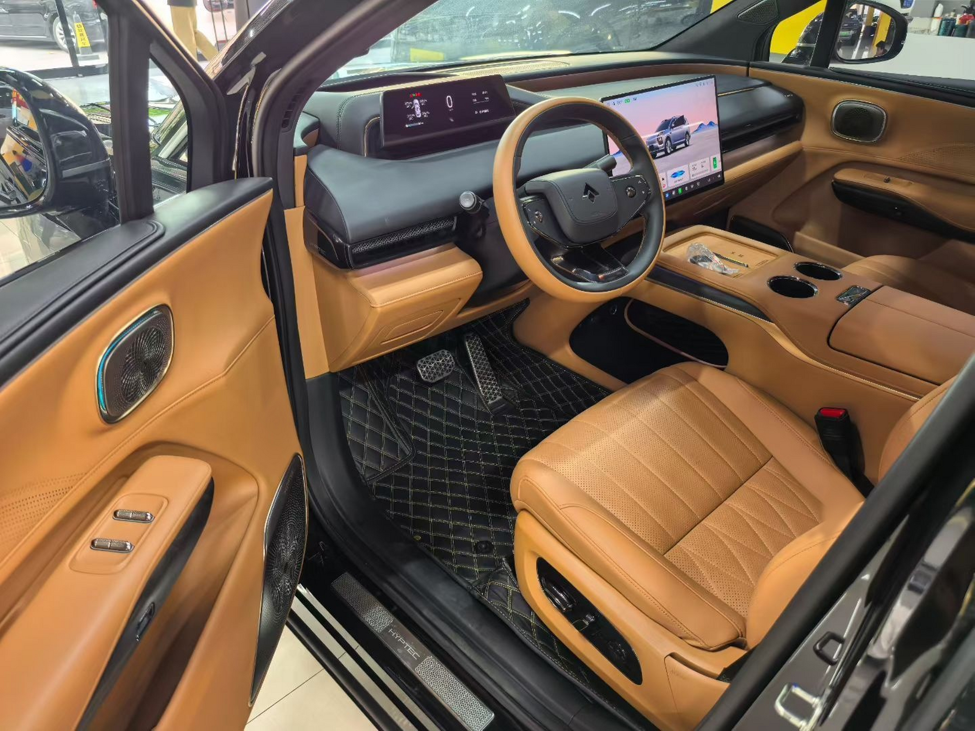 المقاعد الأمامية داخل السيارة