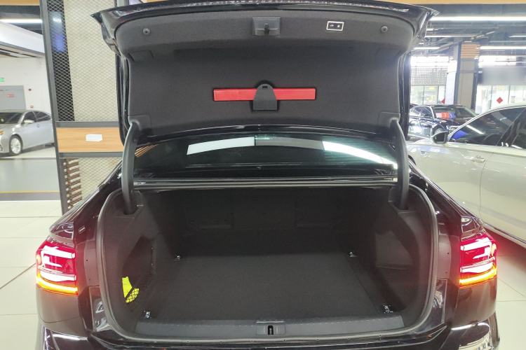 Used Volkswagen Phideon 2021 380TSI Luxury Edition
