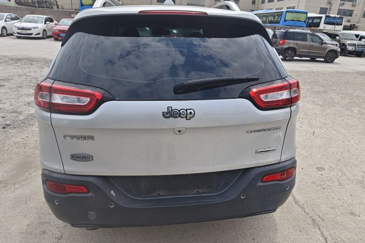Used Jeep Cherokee 2016 2.0L Superior Edition
