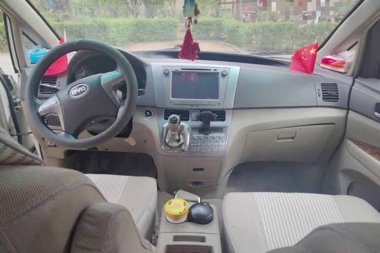 Used BYD M6 2013 2.0L Manual Comfort Edition
