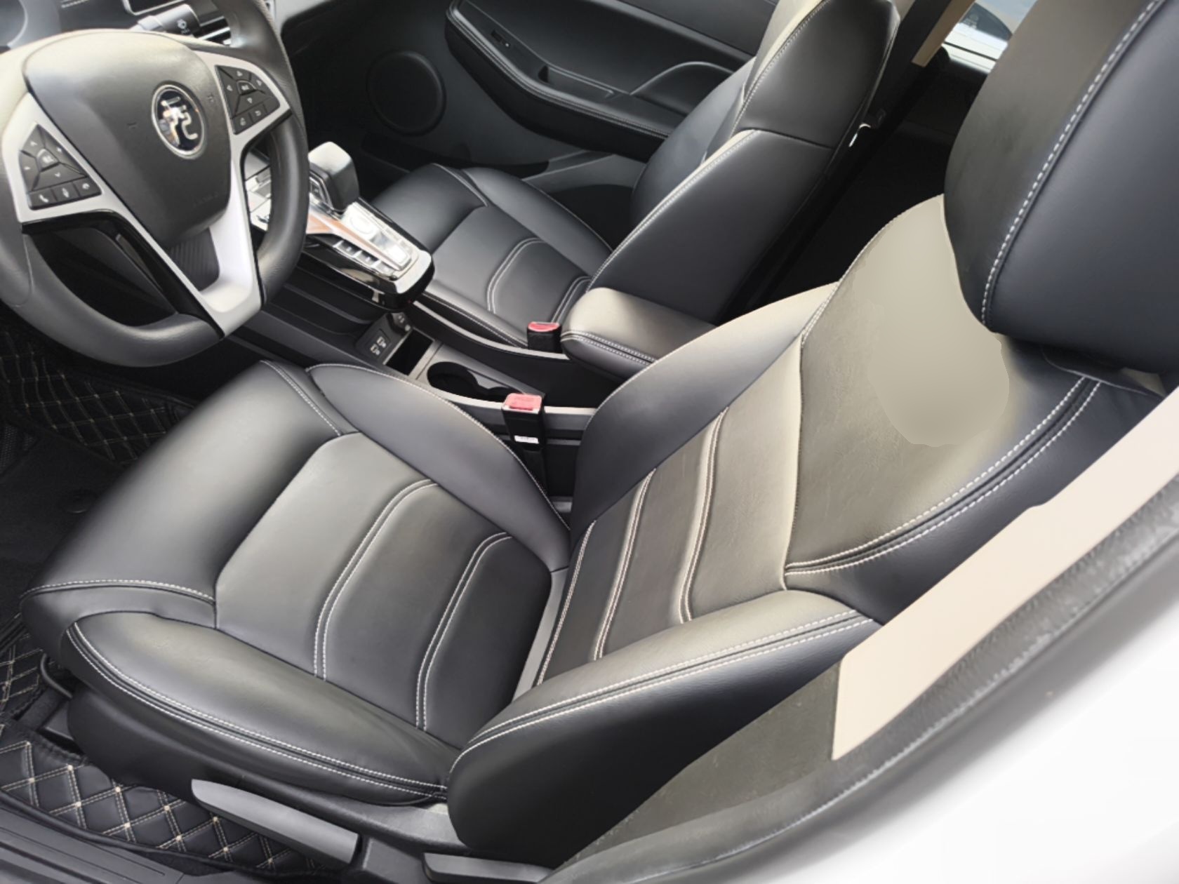 Vordere Reihe im Auto