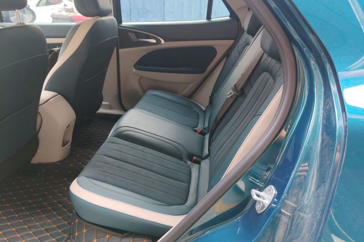 Used ORA Good Cat 2023 401 km Standard Range Luxury Version Lithium Iron Phosphate Left Rear Seat