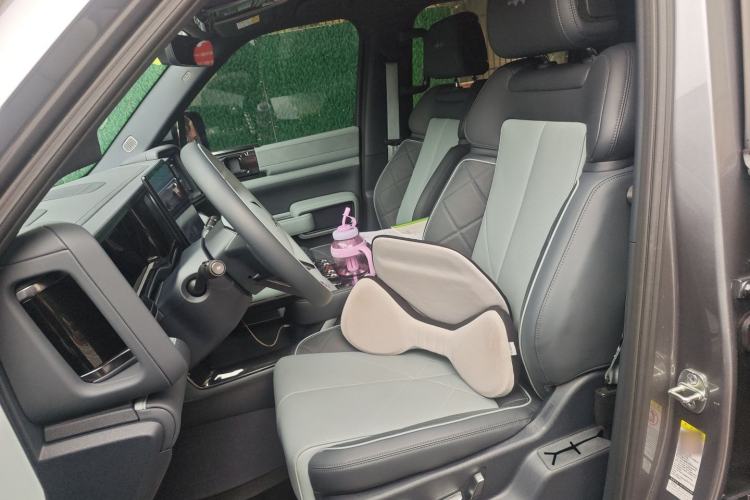 Used Formula Leopard 5 2023 Navigator Edition
