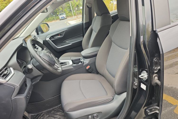 Used Toyota RAV4 2023 2.0L CVT Two-Wheel Drive Fashion Edition