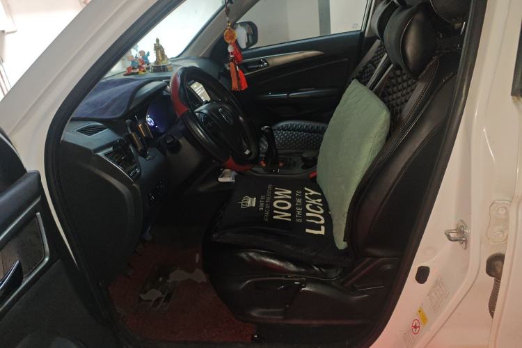 Used CHANGAN CS75 2014 2.0L Manual Luxury Version China IV Standard
