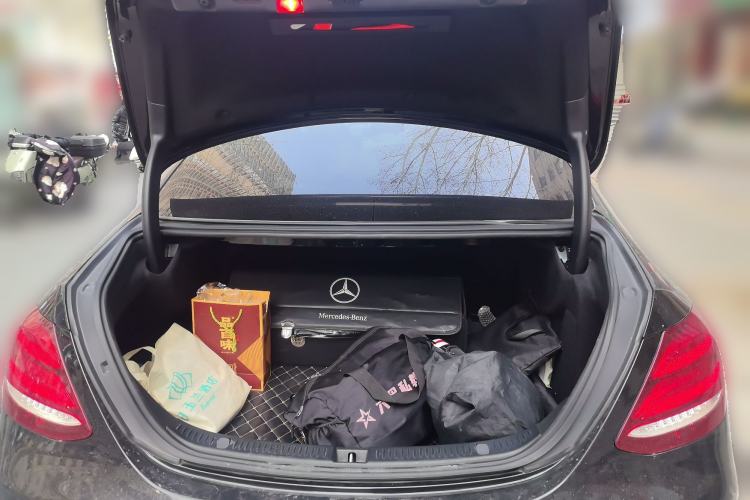 Used Mercedes-Benz E-Class 2019 E 300 L Sporty and Stylish Model
