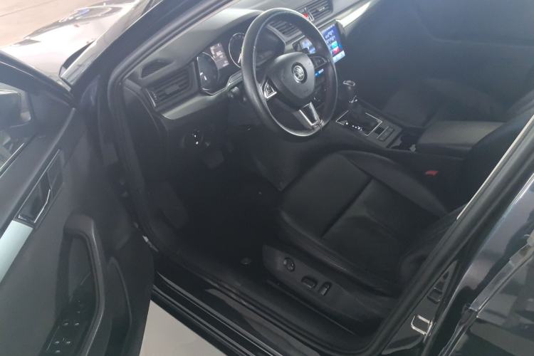 Used Skoda Superb 2016 TSI330 DSG Innovation Edition
