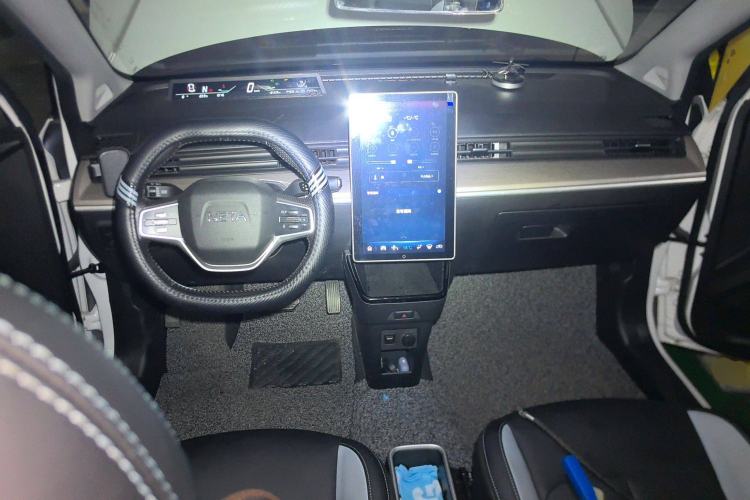 Used NETA V 2021 Long-Range Entertainment Edition Center Console