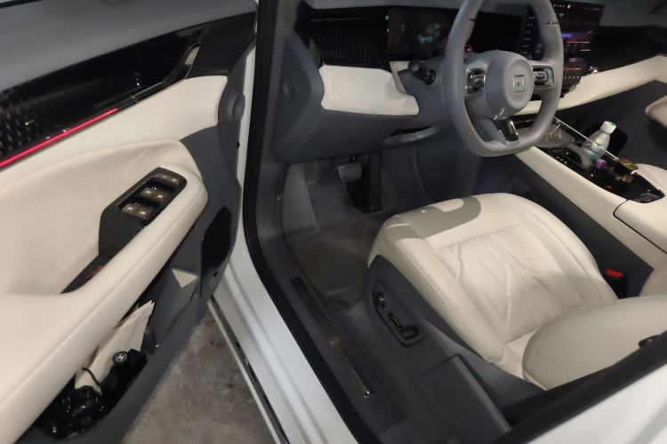 Used Zeekr 009 2024 Six-Seat Executive Version 4WD 108 kWh Driver Seat