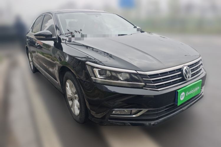 Used Volkswagen Passat 2017 330TSI DSG Luxury Edition Front Right 45 Deg