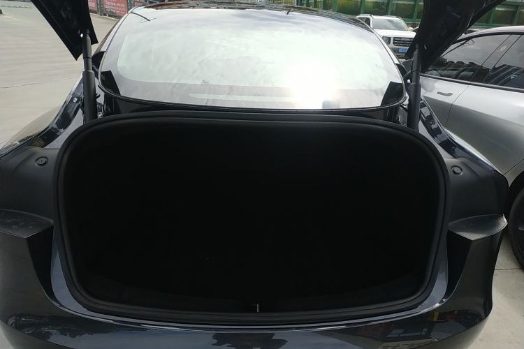 Used Tesla Model 3 2023 Rear-Wheel-Drive Version
