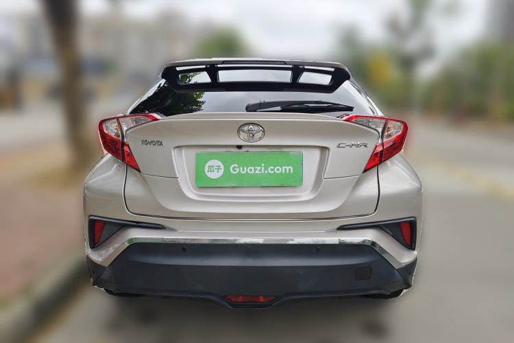 Used Toyota C-HR 2018 2.0L Leading with Sunroof China VI Standard
