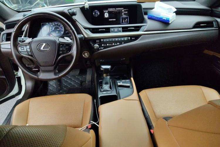 Used Lexus ES 2020 200 Excellence Edition
